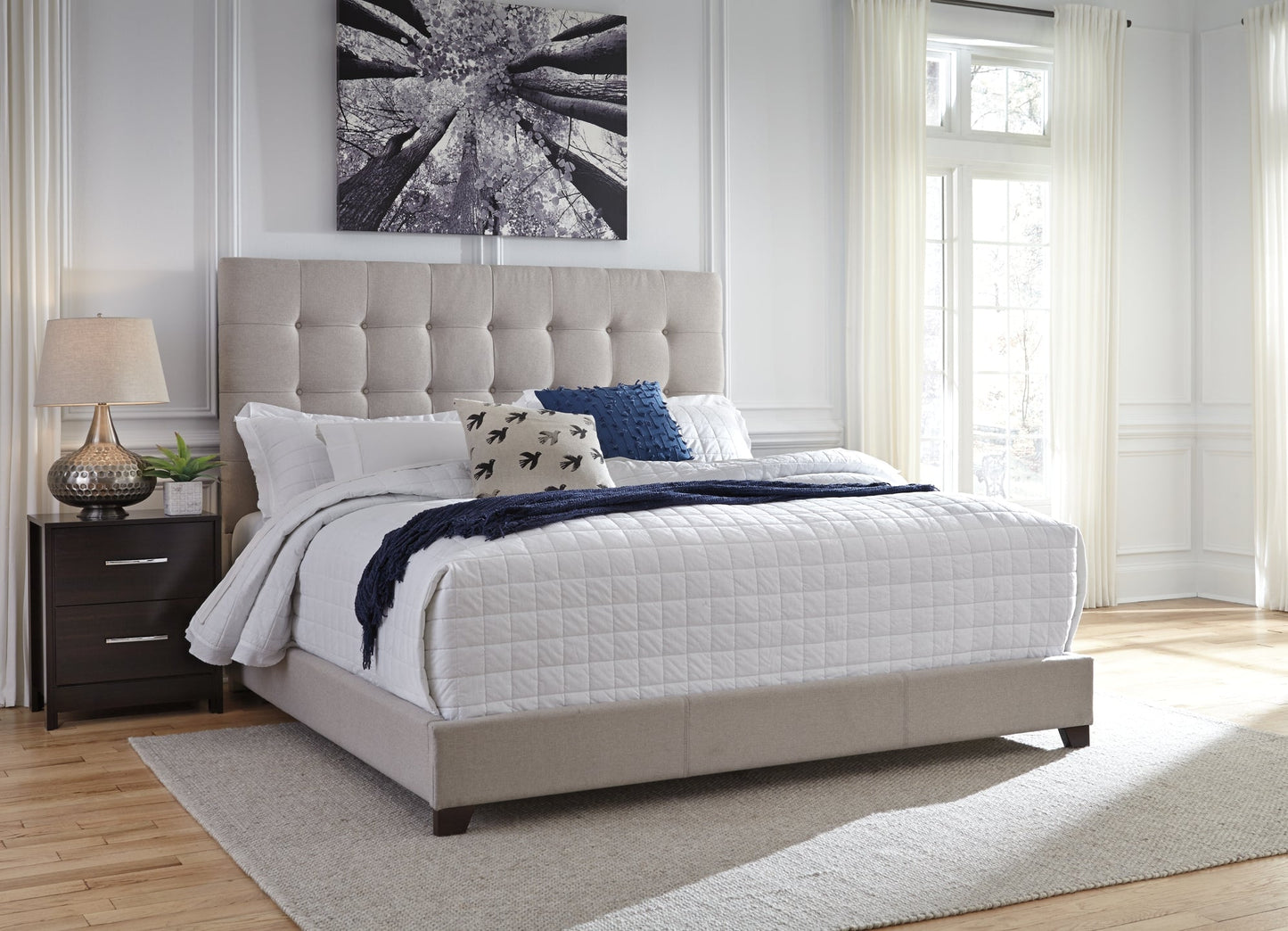Ashley Express - Dolante Queen Upholstered Bed at Towne & Country Furniture (AL) furniture, home furniture, home decor, sofa, bedding