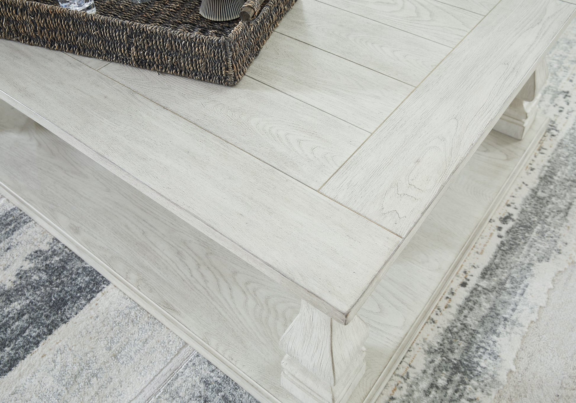 Arlendyne Coffee Table with 1 End Table at Towne & Country Furniture (AL) furniture, home furniture, home decor, sofa, bedding