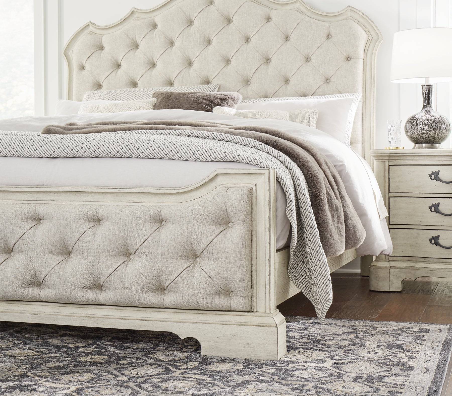 Arlendyne King Upholstered Bed with Mirrored Dresser and Chest at Towne & Country Furniture (AL) furniture, home furniture, home decor, sofa, bedding