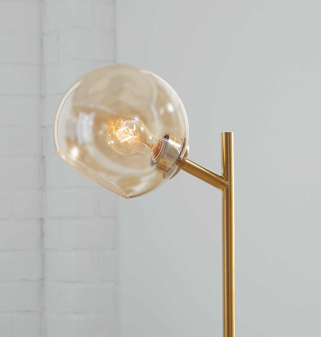 Ashley Express - Abanson Metal Desk Lamp (1/CN) at Towne & Country Furniture (AL) furniture, home furniture, home decor, sofa, bedding