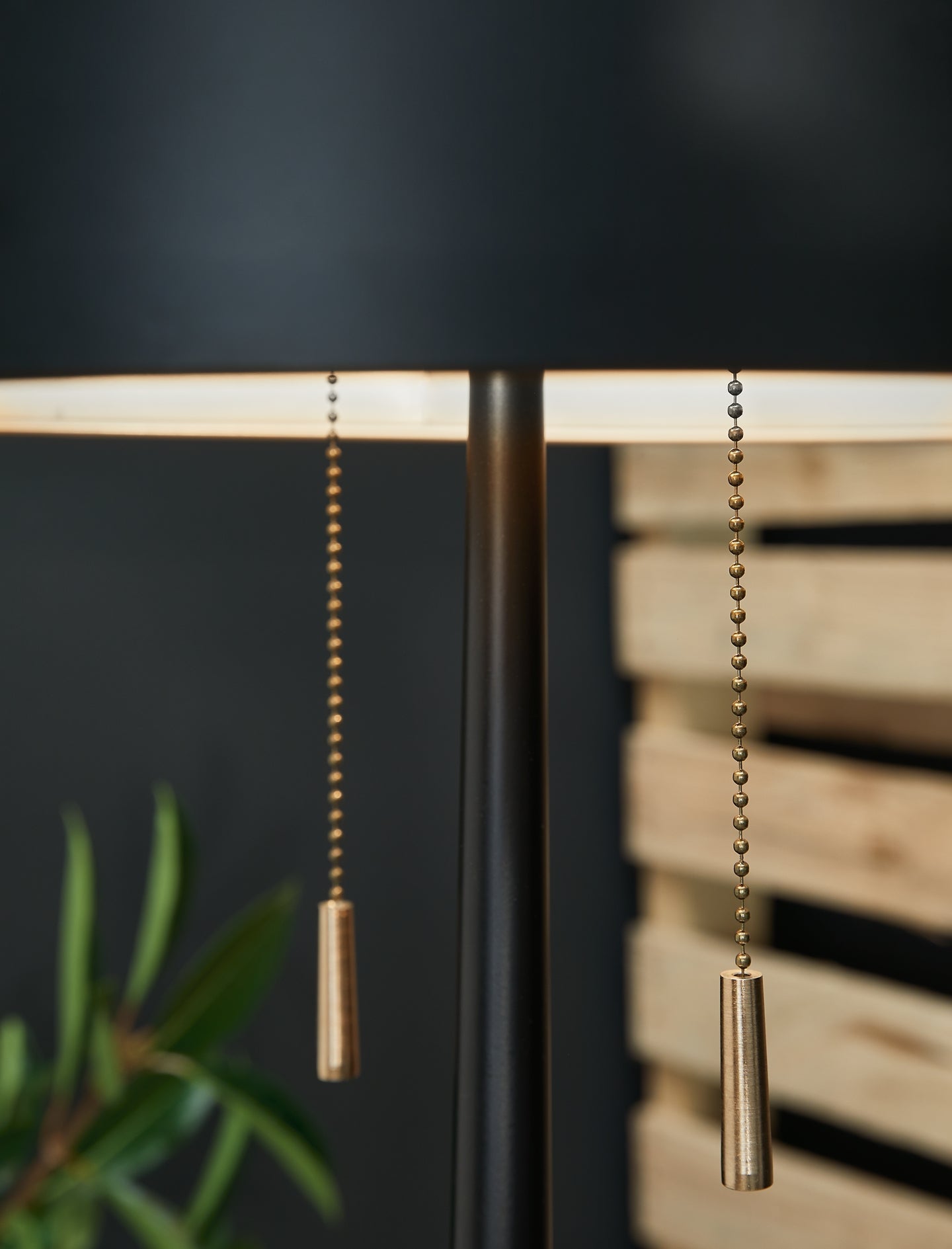 Ashley Express - Amadell Metal Floor Lamp (1/CN) at Towne & Country Furniture (AL) furniture, home furniture, home decor, sofa, bedding