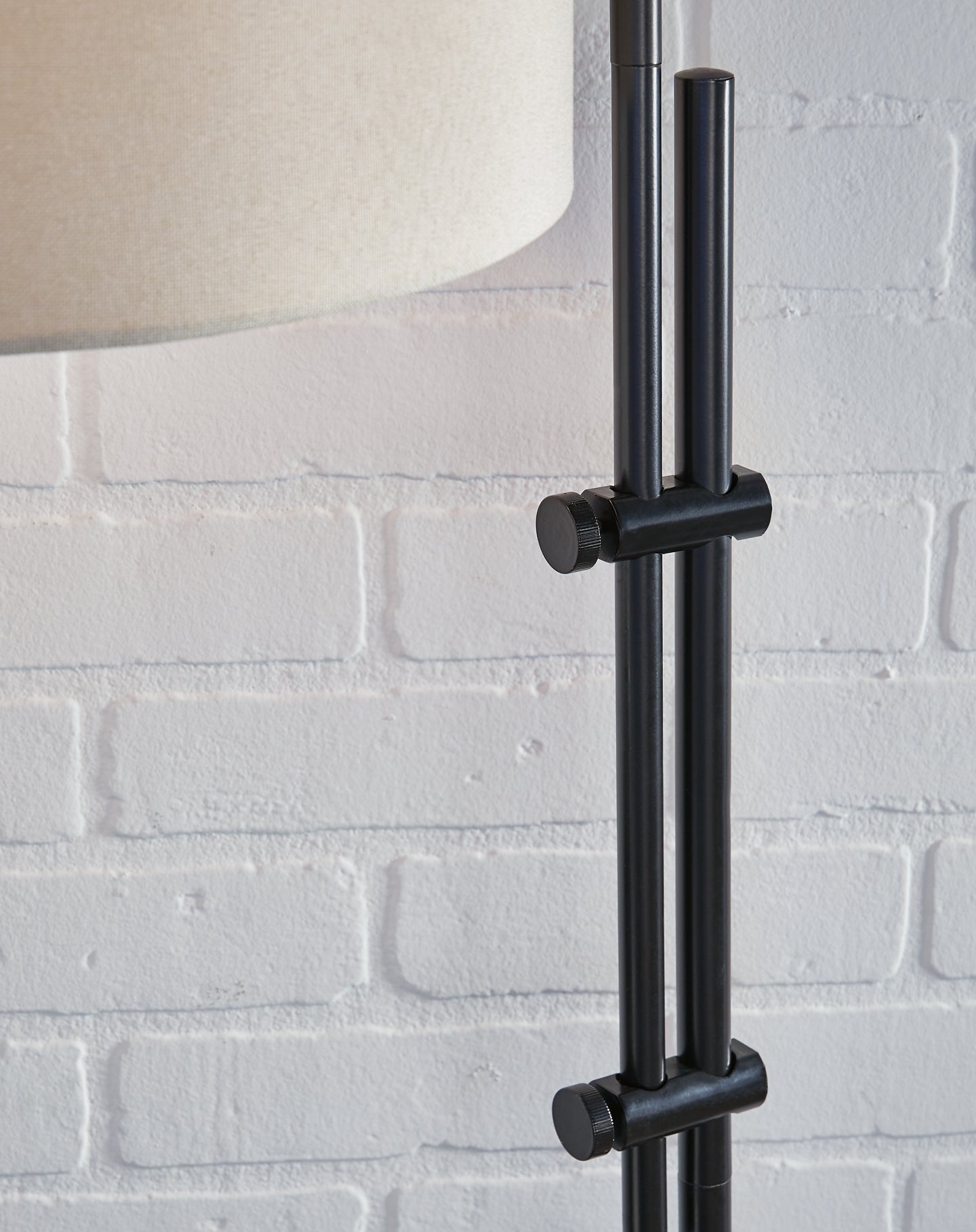 Ashley Express - Baronvale Metal Floor Lamp (1/CN) at Towne & Country Furniture (AL) furniture, home furniture, home decor, sofa, bedding