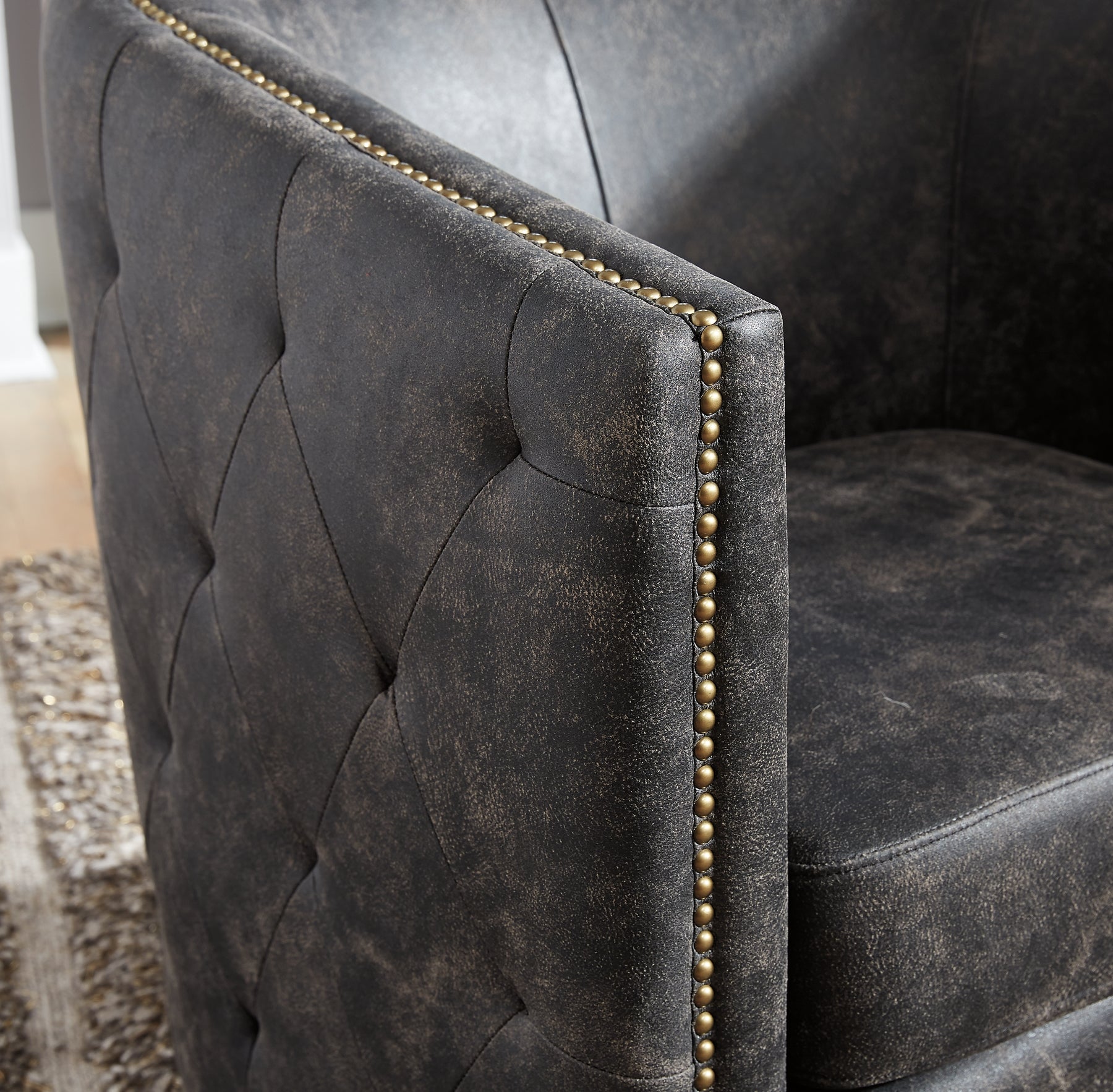 Ashley Express - Brentlow Swivel Chair at Towne & Country Furniture (AL) furniture, home furniture, home decor, sofa, bedding