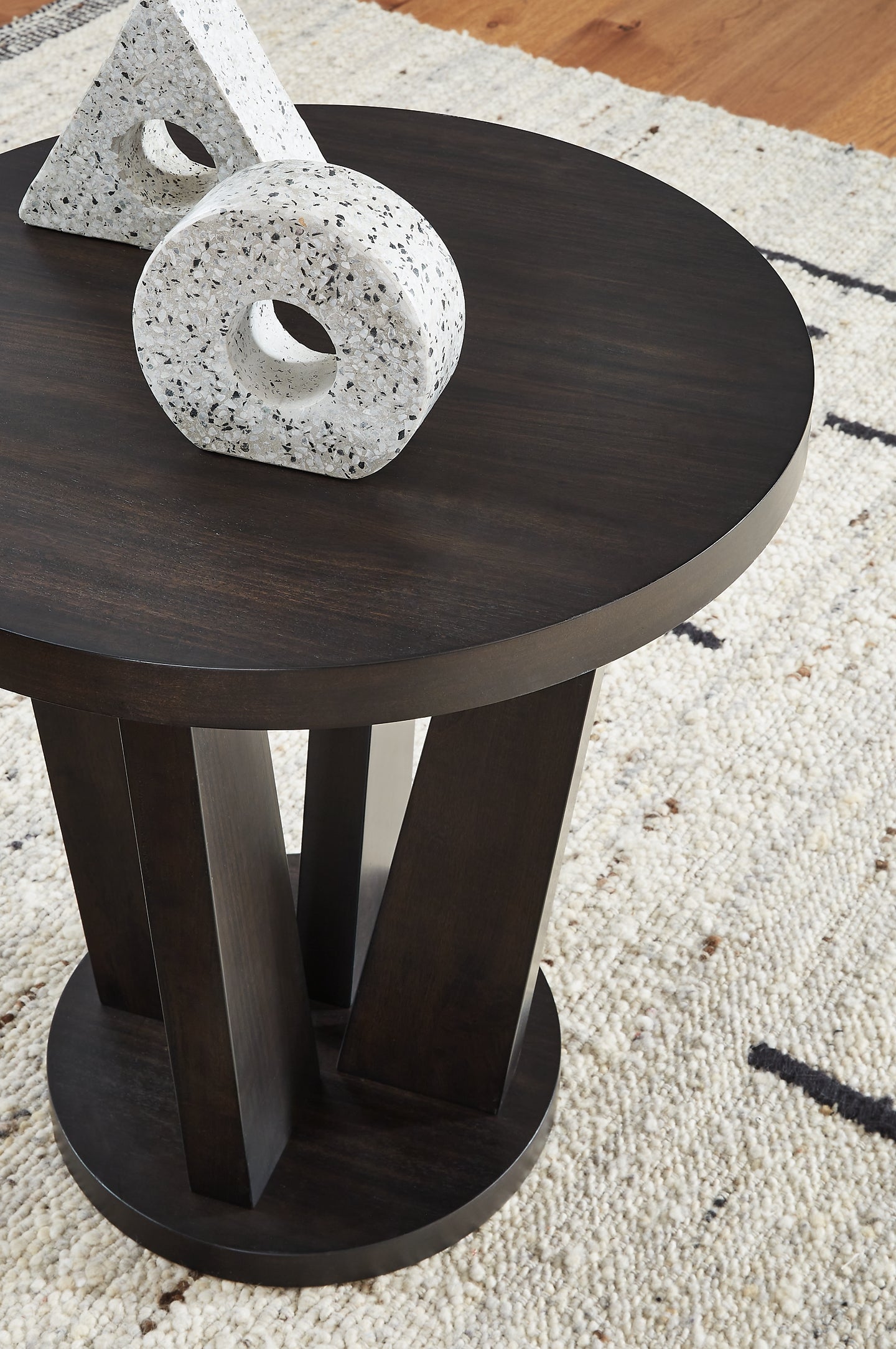 Ashley Express - Chasinfield Coffee Table with 1 End Table at Towne & Country Furniture (AL) furniture, home furniture, home decor, sofa, bedding