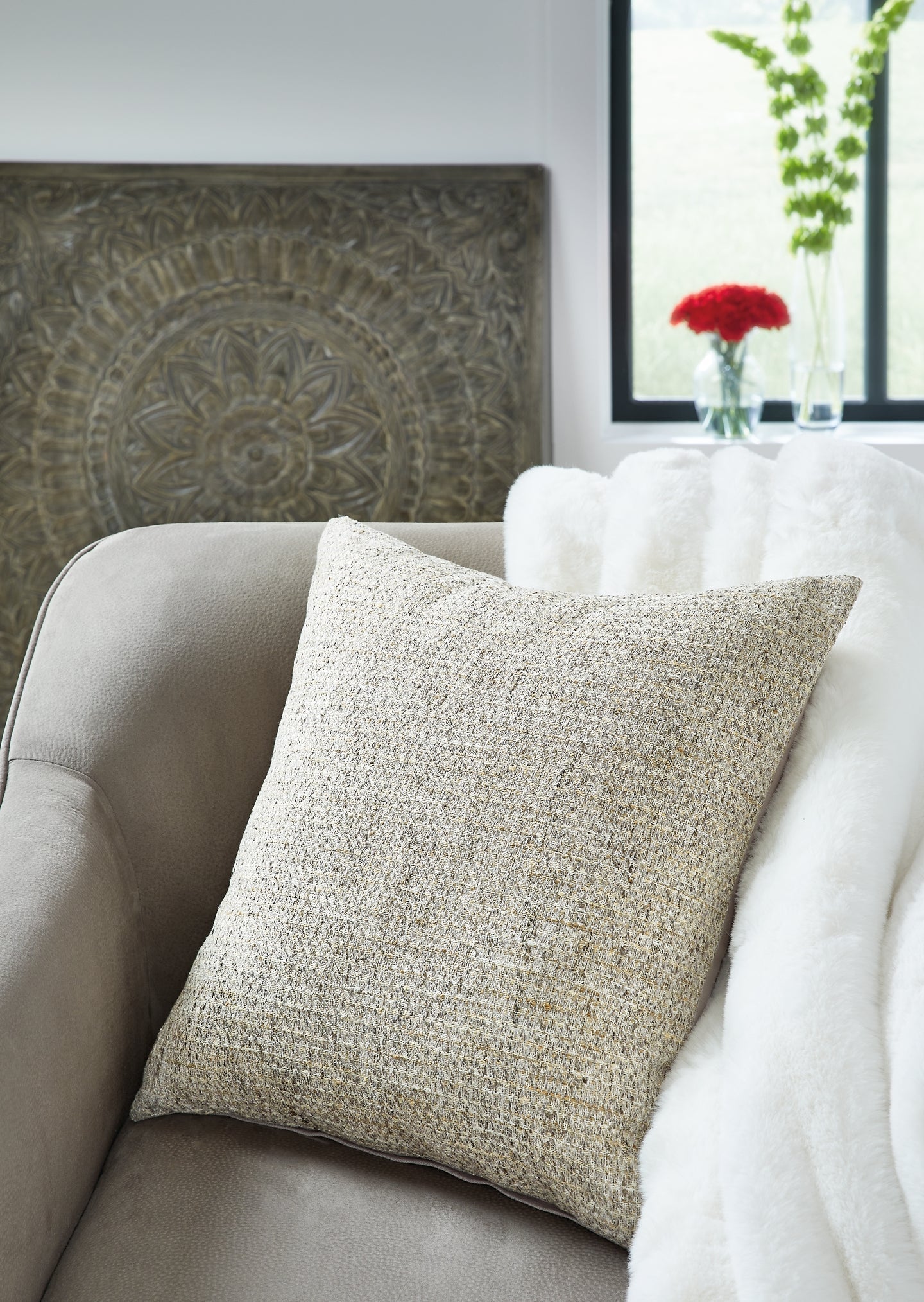 Ashley Express - Erline Pillow at Towne & Country Furniture (AL) furniture, home furniture, home decor, sofa, bedding