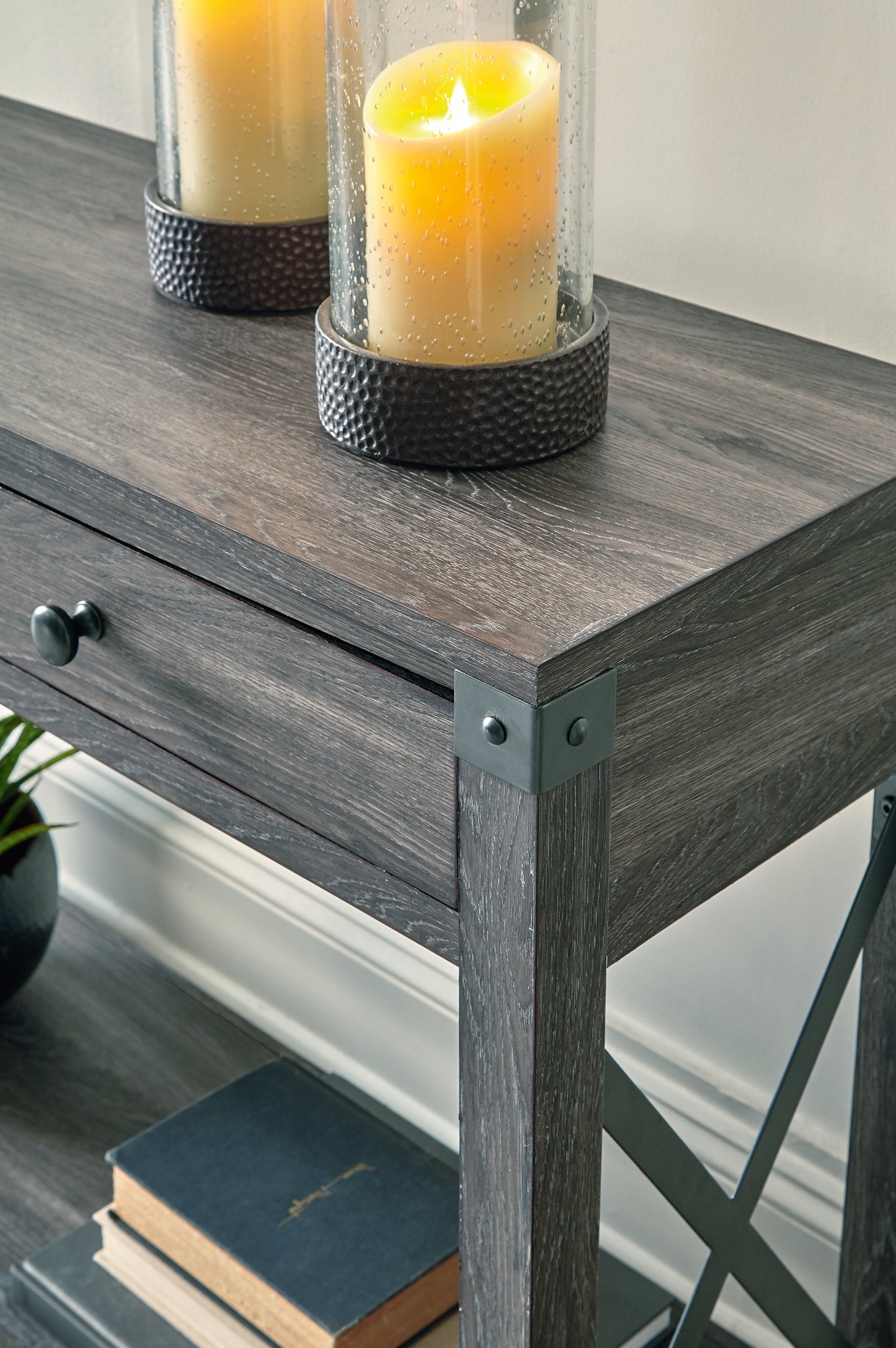 Ashley Express - Freedan Console Sofa Table at Towne & Country Furniture (AL) furniture, home furniture, home decor, sofa, bedding