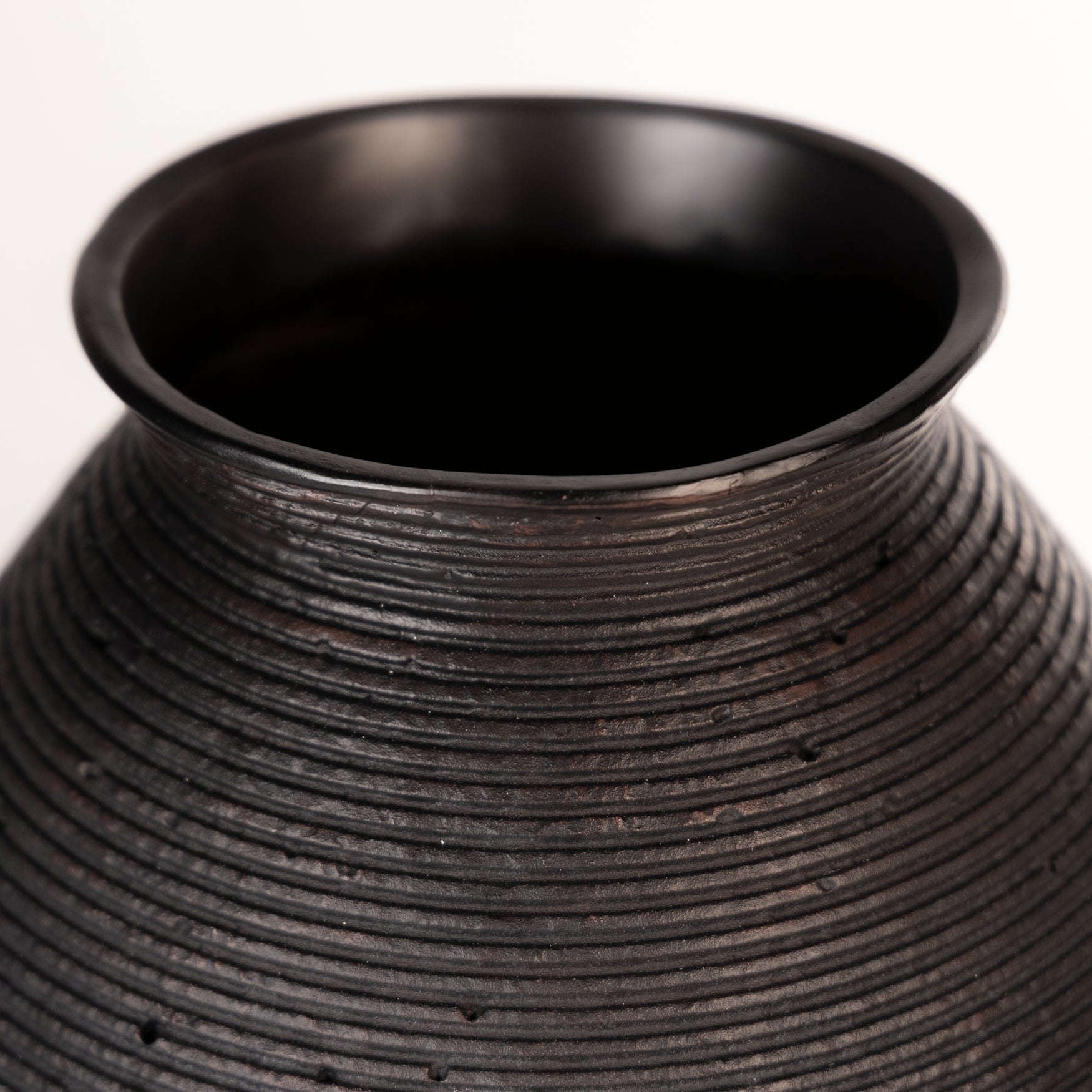 Ashley Express - Hannela Vase at Towne & Country Furniture (AL) furniture, home furniture, home decor, sofa, bedding
