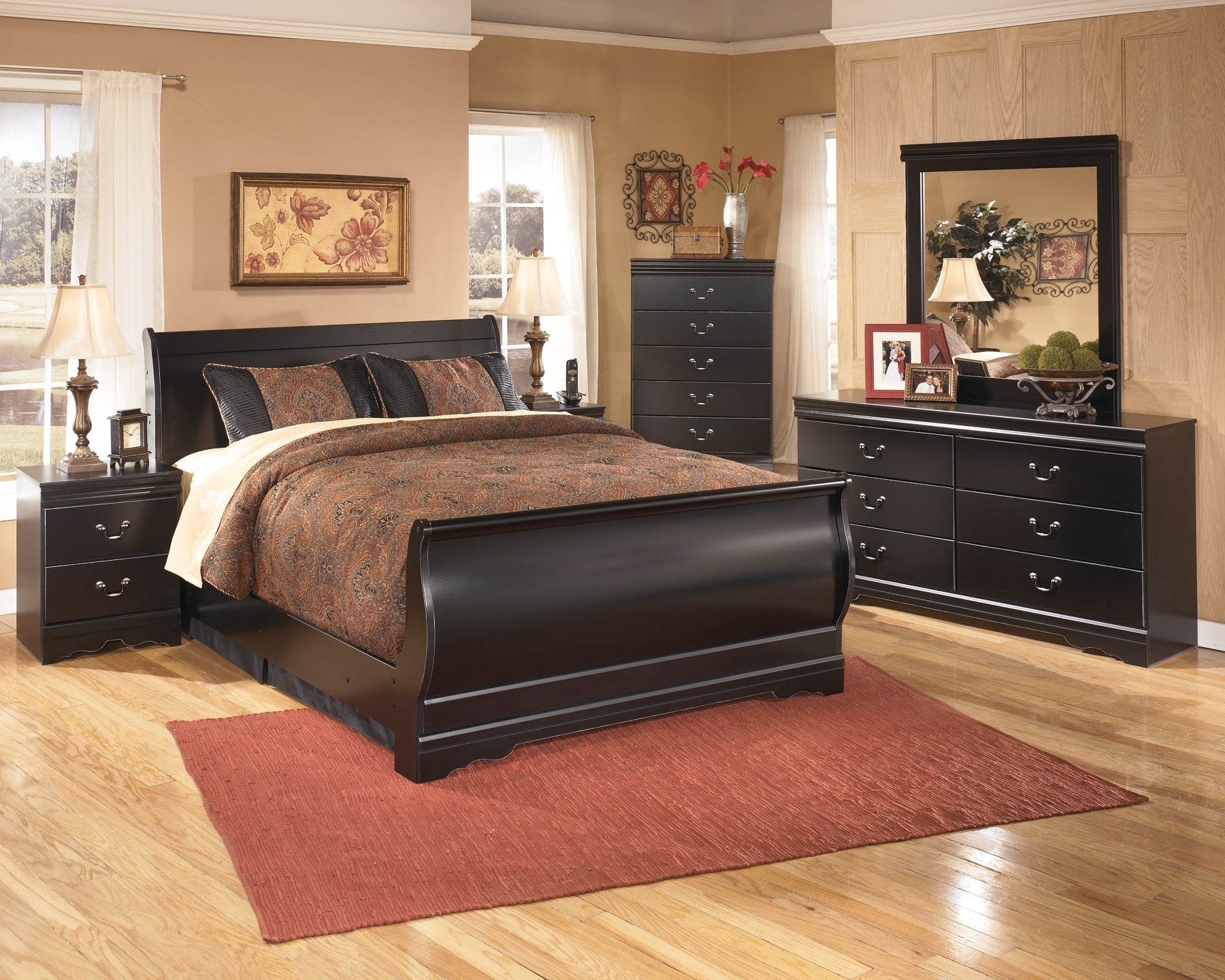 Ashley Express - Huey Vineyard Queen Sleigh Bed at Towne & Country Furniture (AL) furniture, home furniture, home decor, sofa, bedding