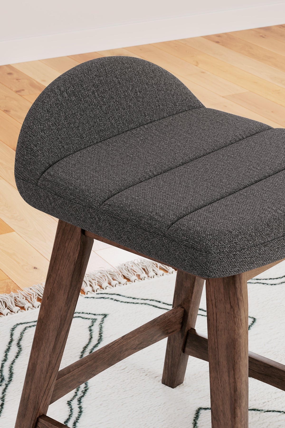Ashley Express - Lyncott Counter Height Dining Table and 4 Barstools at Towne & Country Furniture (AL) furniture, home furniture, home decor, sofa, bedding