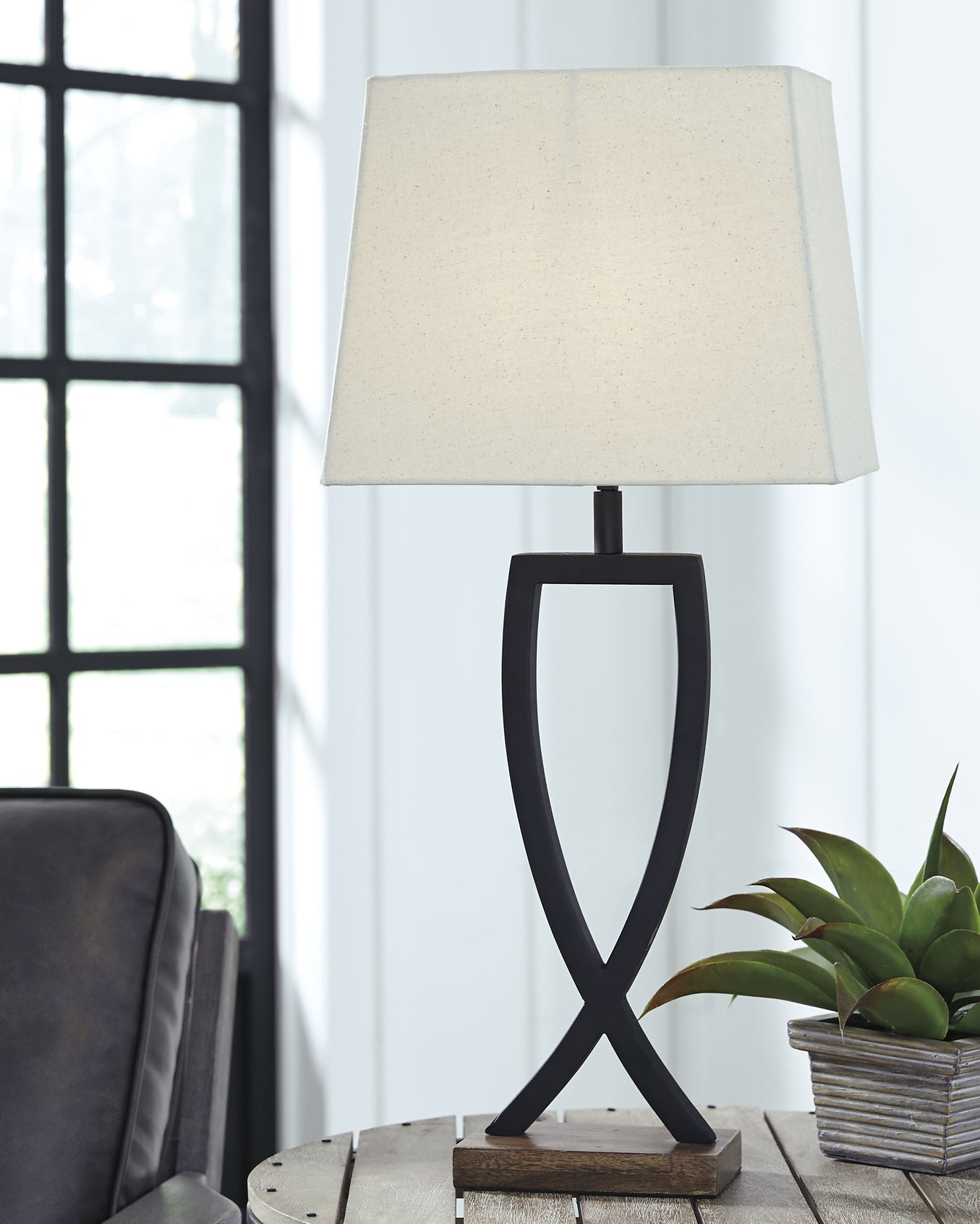 Ashley Express - Makara Metal Table Lamp (2/CN) at Towne & Country Furniture (AL) furniture, home furniture, home decor, sofa, bedding