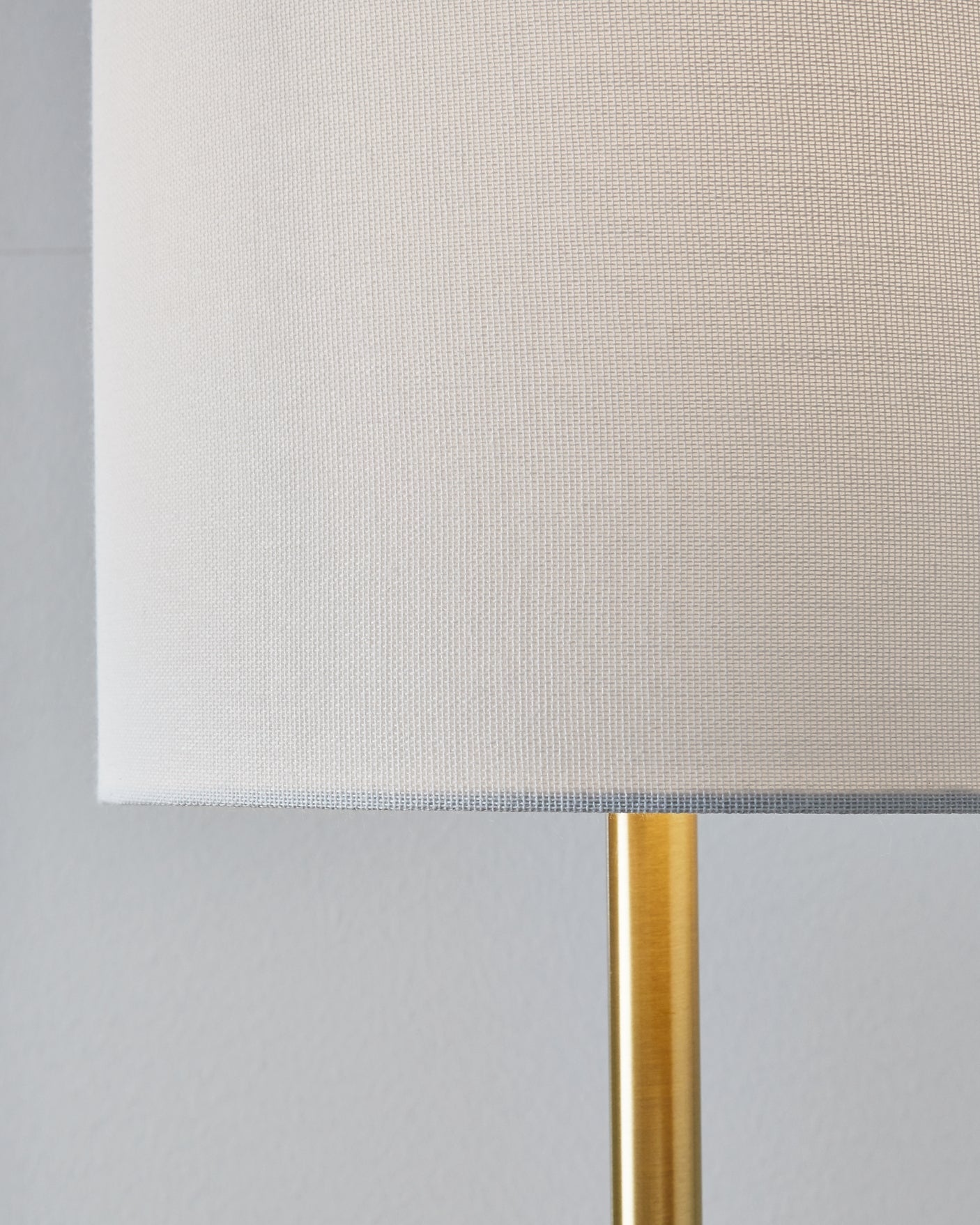 Ashley Express - Maywick Metal Table Lamp (1/CN) at Towne & Country Furniture (AL) furniture, home furniture, home decor, sofa, bedding