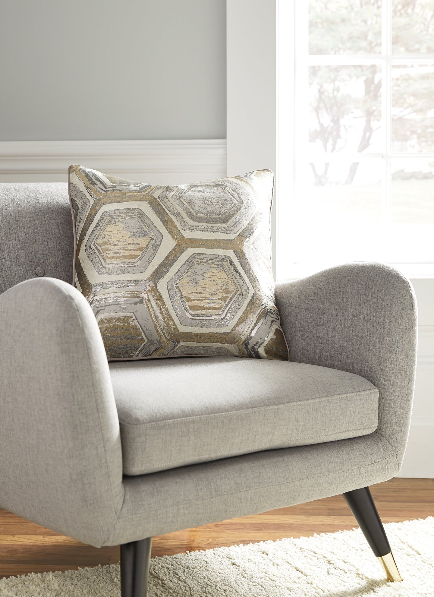 Ashley Express - Meiling Pillow at Towne & Country Furniture (AL) furniture, home furniture, home decor, sofa, bedding