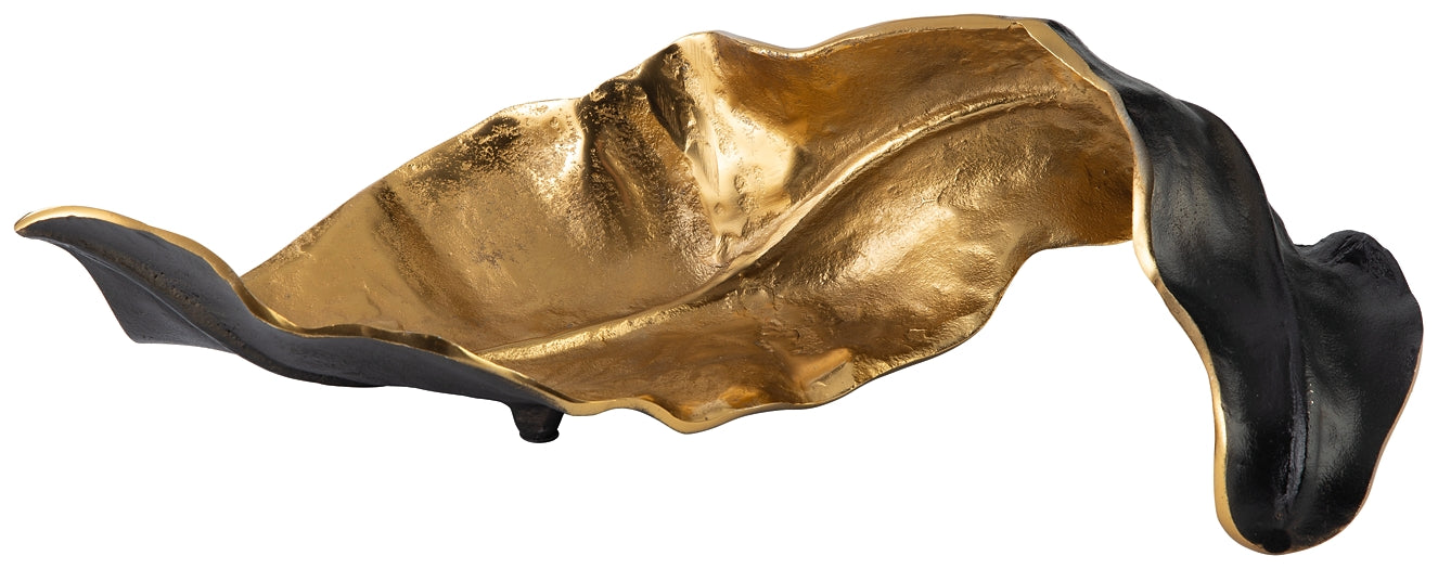 Ashley Express - Melinda Sculpture at Towne & Country Furniture (AL) furniture, home furniture, home decor, sofa, bedding