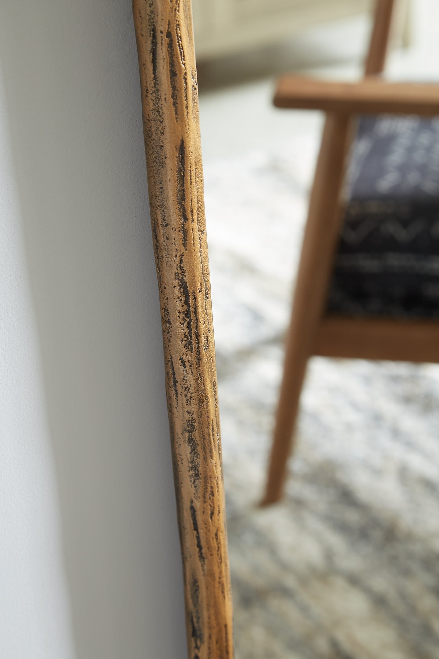 Ashley Express - Ryandale Floor Mirror at Towne & Country Furniture (AL) furniture, home furniture, home decor, sofa, bedding
