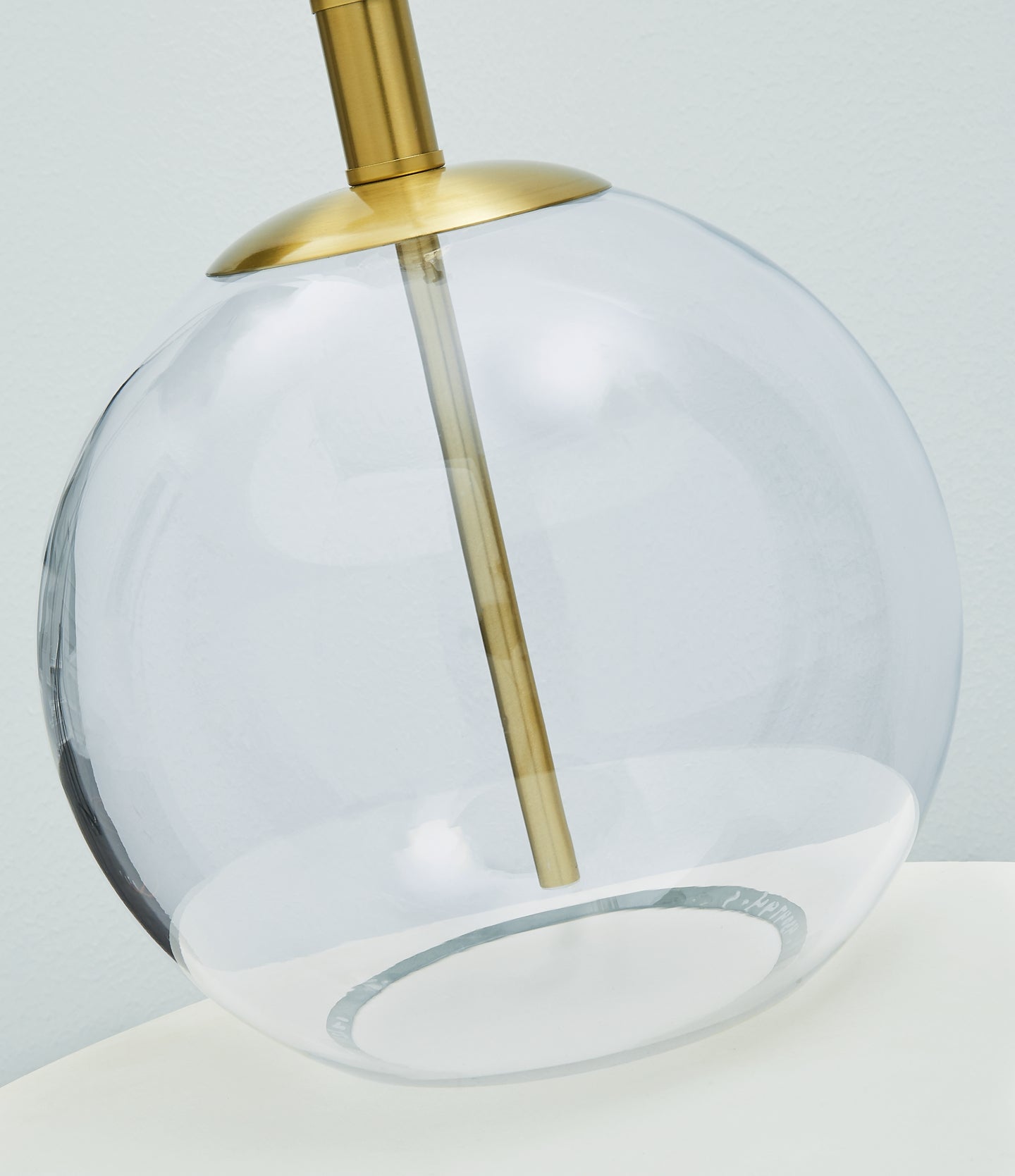 Ashley Express - Samder Glass Table Lamp (1/CN) at Towne & Country Furniture (AL) furniture, home furniture, home decor, sofa, bedding