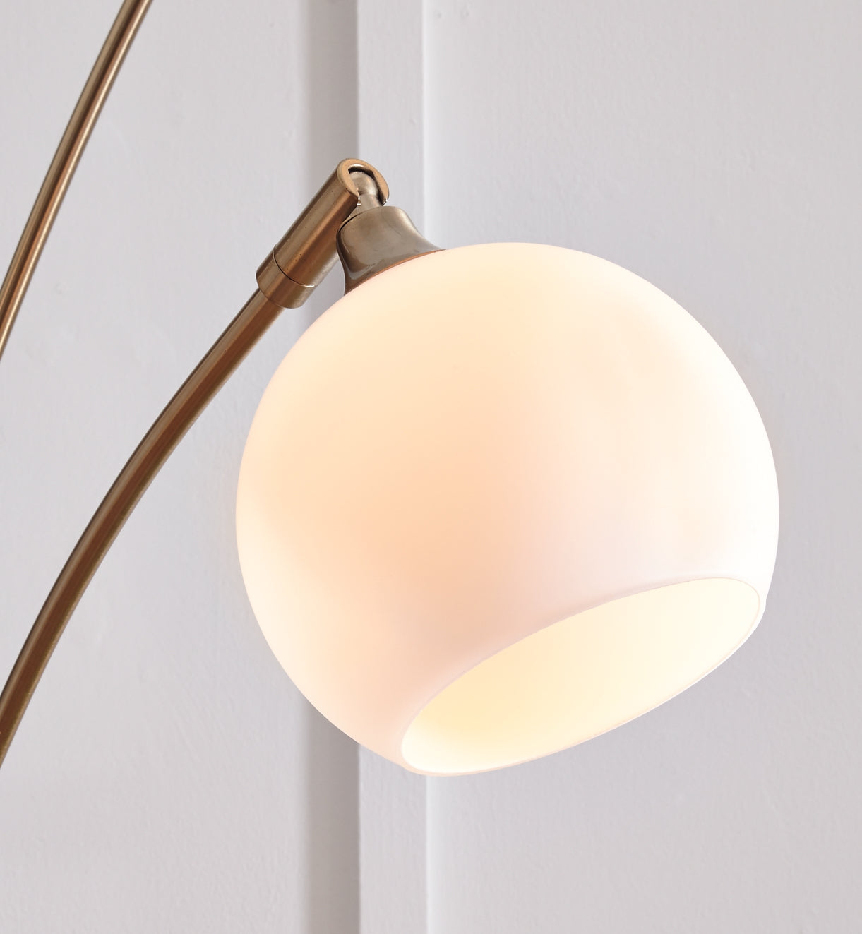 Ashley Express - Taliya Metal Arc Lamp (1/CN) at Towne & Country Furniture (AL) furniture, home furniture, home decor, sofa, bedding