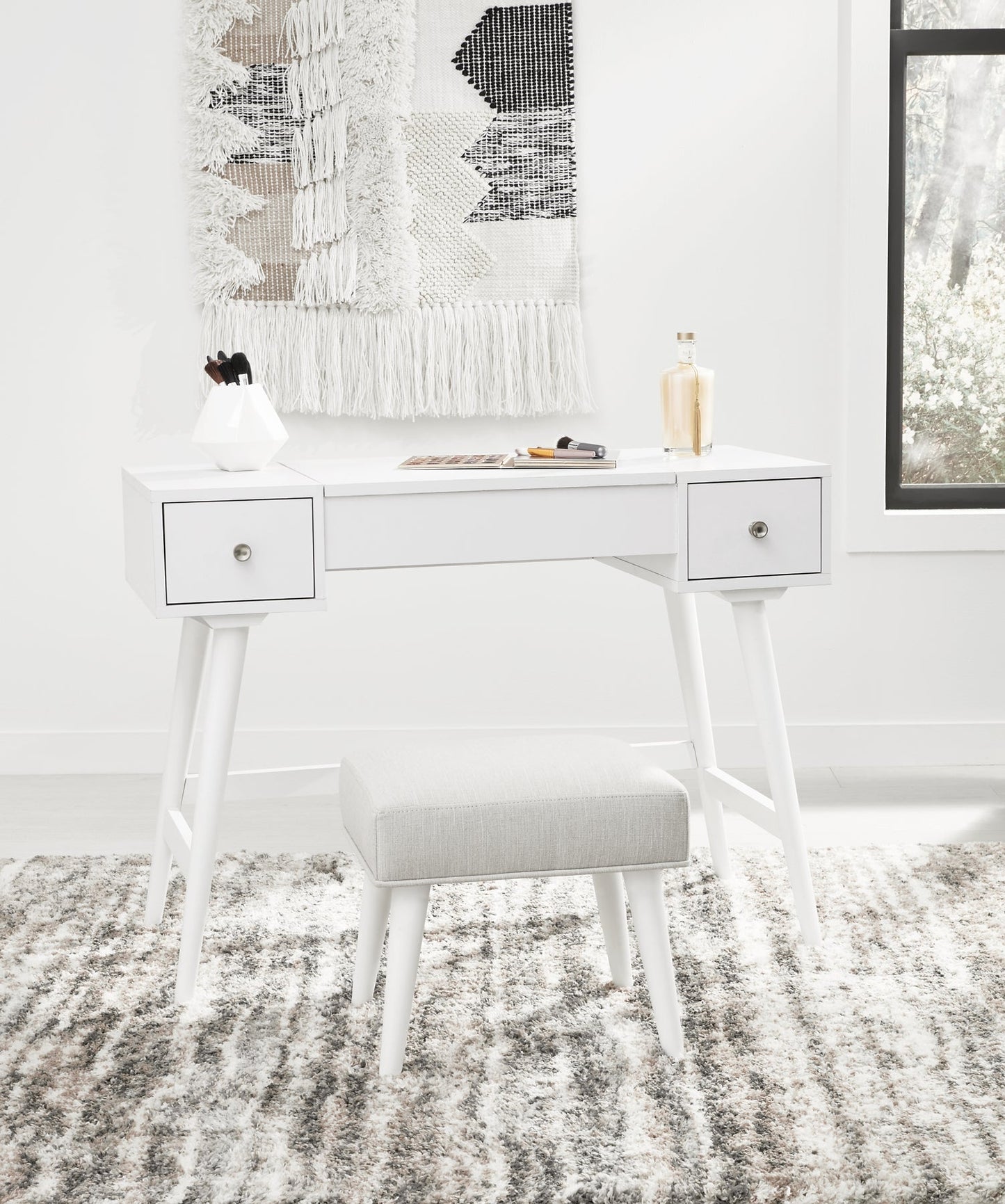 Ashley Express - Thadamere Vanity/UPH Stool (2/CN) at Towne & Country Furniture (AL) furniture, home furniture, home decor, sofa, bedding