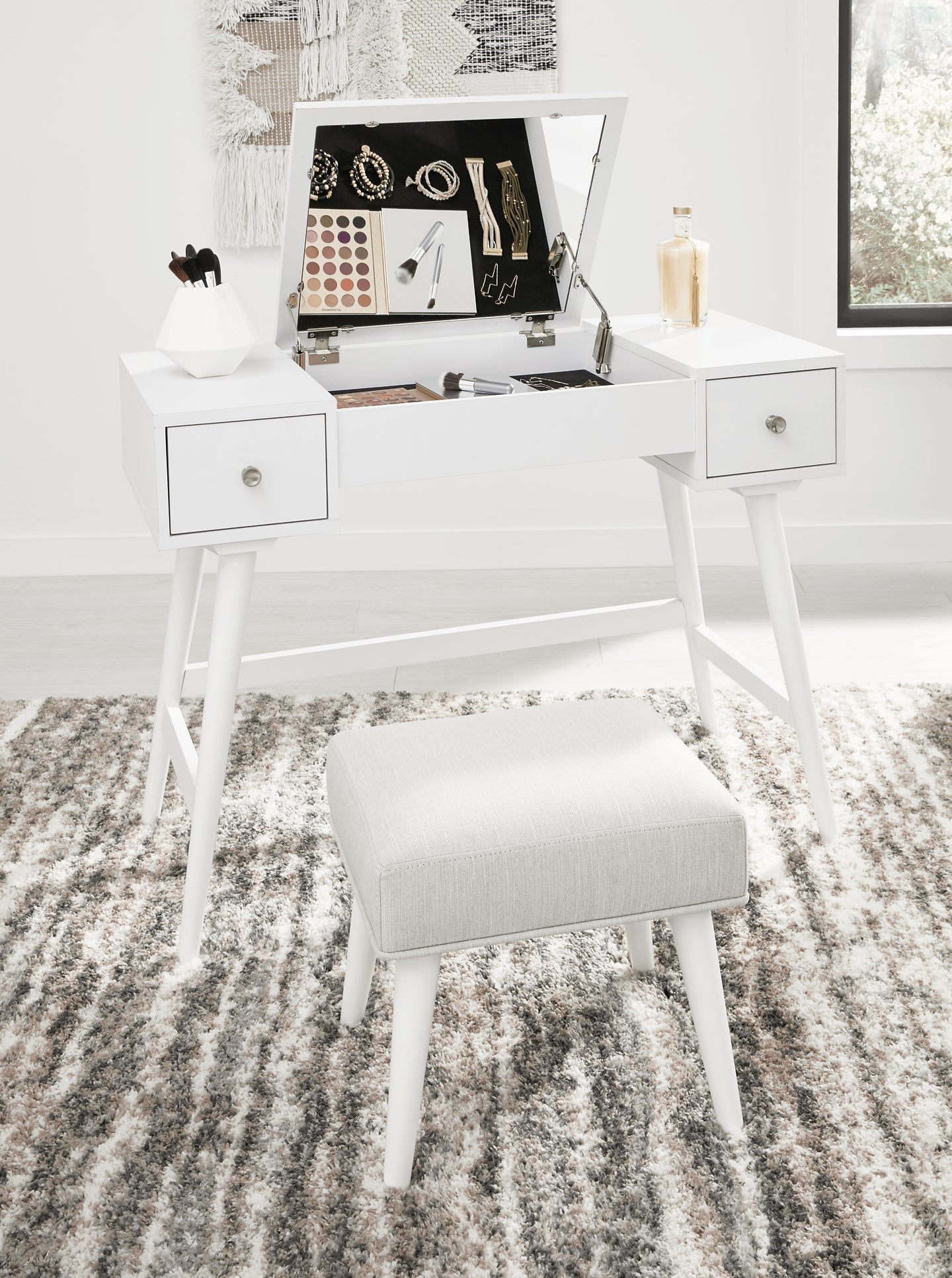Ashley Express - Thadamere Vanity/UPH Stool (2/CN) at Towne & Country Furniture (AL) furniture, home furniture, home decor, sofa, bedding