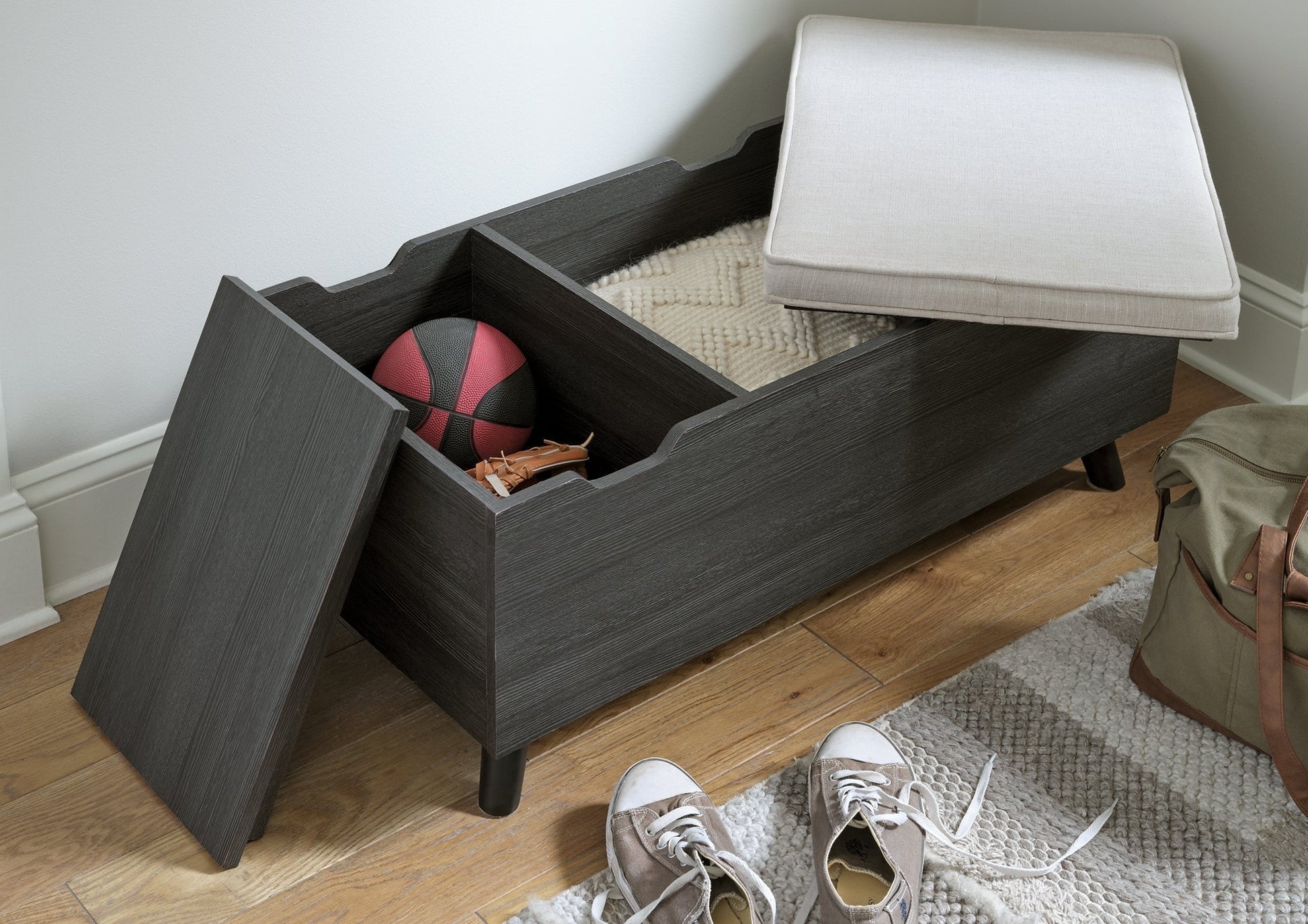 Ashley Express - Yarlow Storage Bench at Towne & Country Furniture (AL) furniture, home furniture, home decor, sofa, bedding