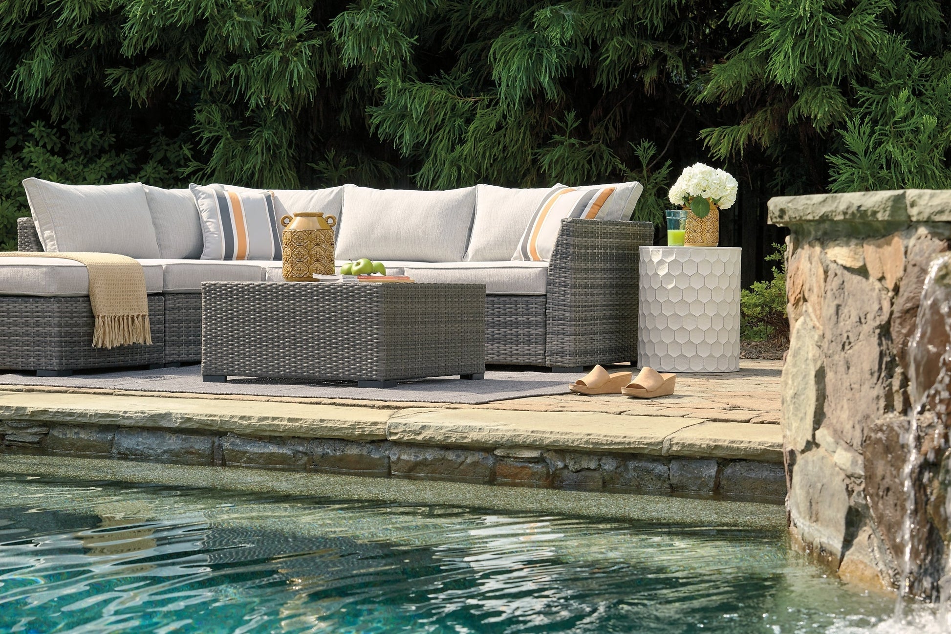 Cherry Point LoveseatSEC/OTTO/TBL Set(4/CN) at Towne & Country Furniture (AL) furniture, home furniture, home decor, sofa, bedding