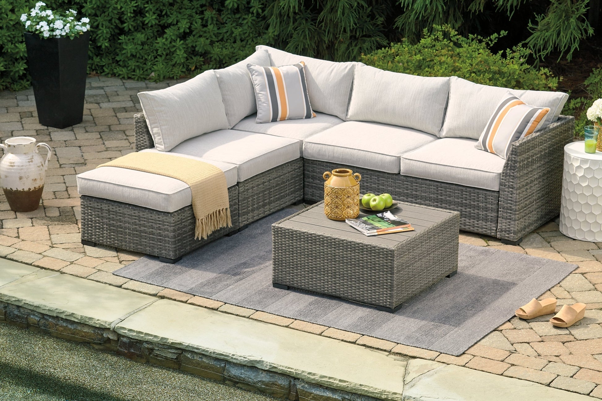 Cherry Point LoveseatSEC/OTTO/TBL Set(4/CN) at Towne & Country Furniture (AL) furniture, home furniture, home decor, sofa, bedding