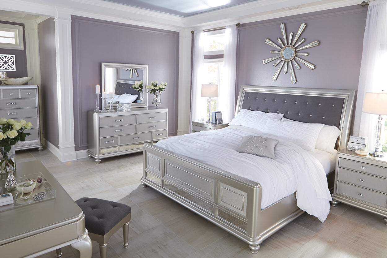 Coralayne Dresser at Towne & Country Furniture (AL) furniture, home furniture, home decor, sofa, bedding