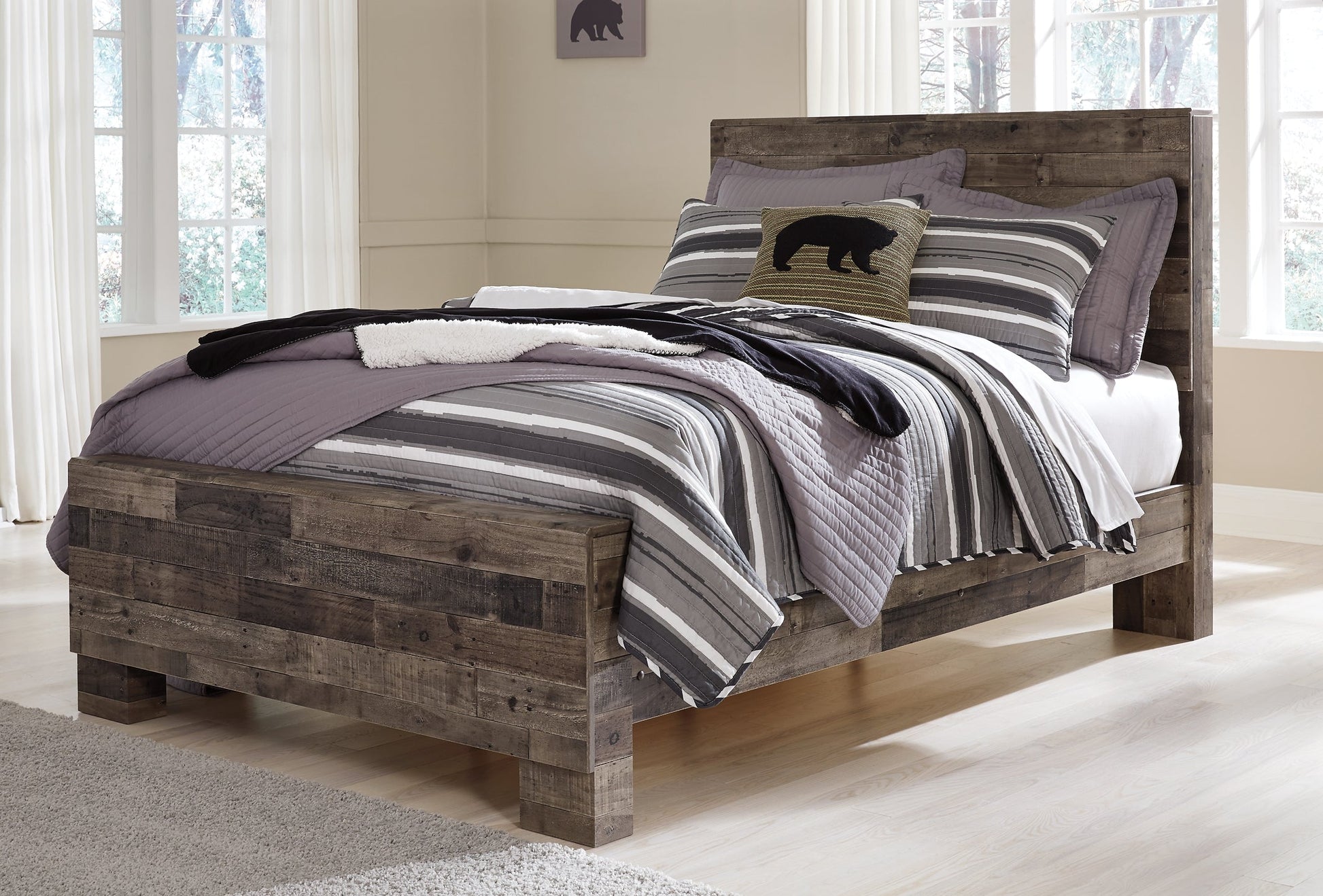 Derekson Full Panel Bed with Mirrored Dresser at Towne & Country Furniture (AL) furniture, home furniture, home decor, sofa, bedding
