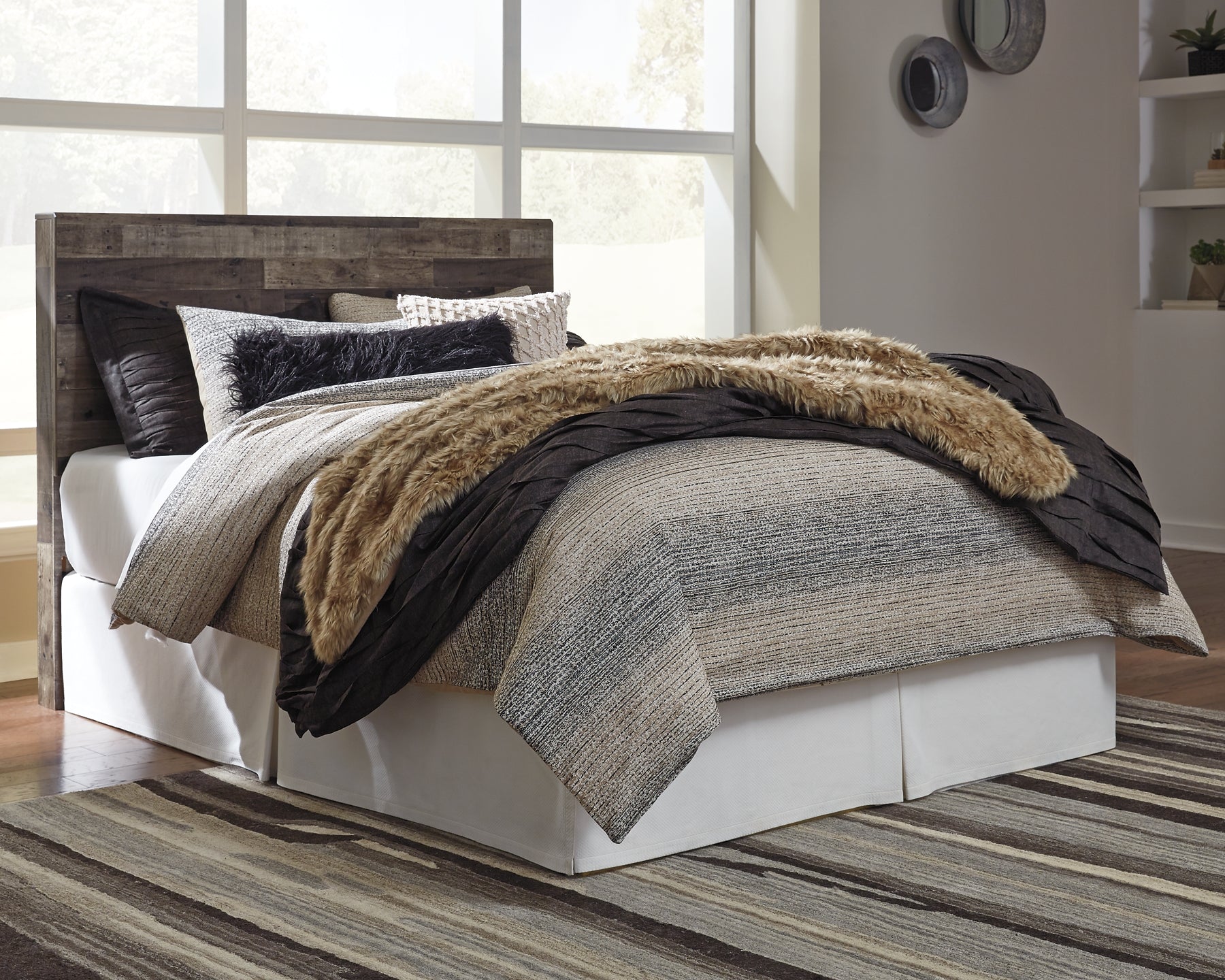 Derekson Queen/Full Panel Headboard with Mirrored Dresser and 2 Nightstands at Towne & Country Furniture (AL) furniture, home furniture, home decor, sofa, bedding