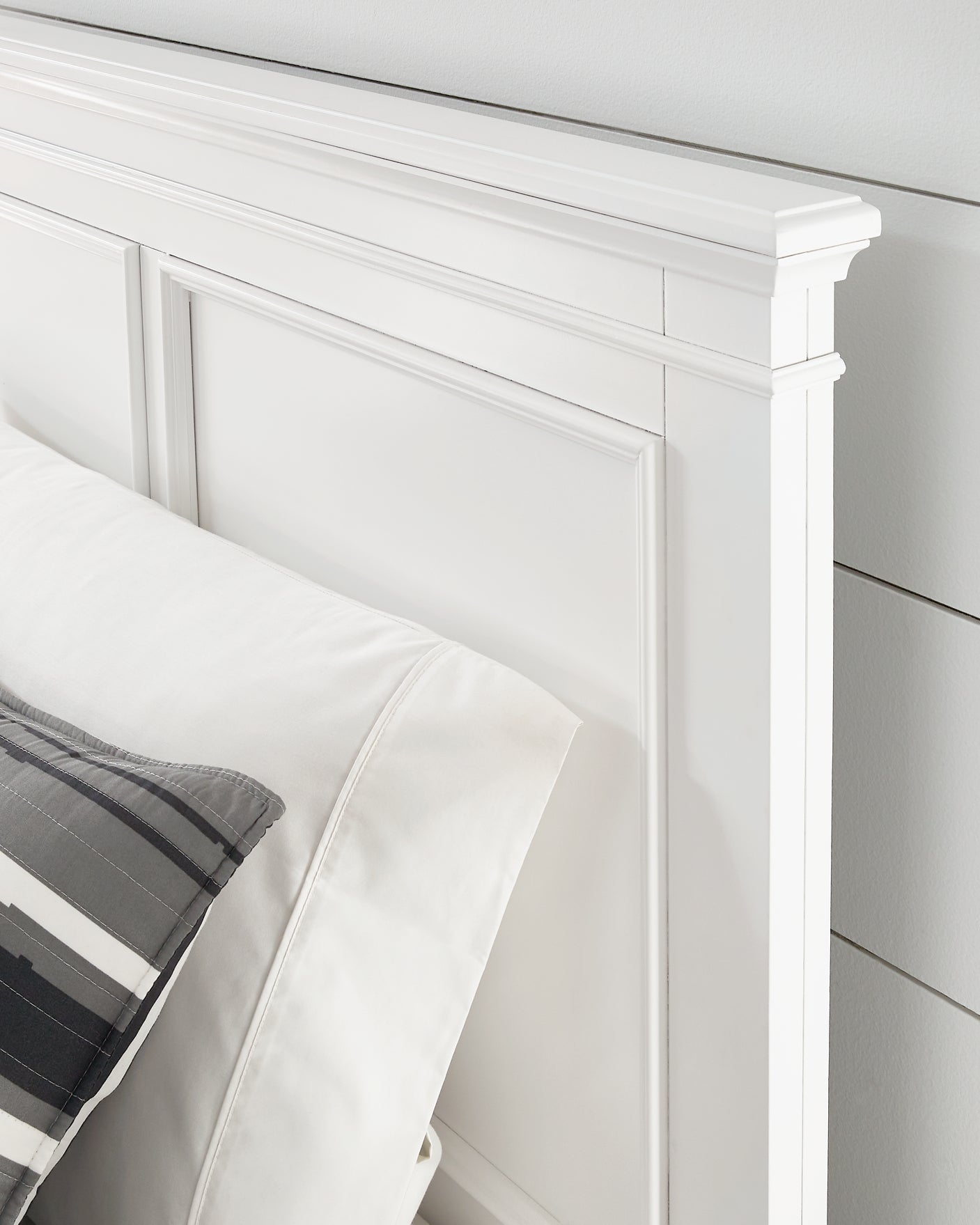 Fortman Queen Panel Bed with Mirrored Dresser and 2 Nightstands at Towne & Country Furniture (AL) furniture, home furniture, home decor, sofa, bedding