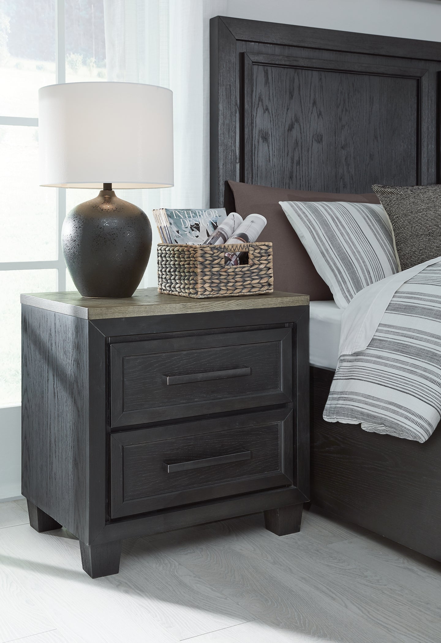 Foyland California King Panel Storage Bed with Mirrored Dresser and 2 Nightstands at Towne & Country Furniture (AL) furniture, home furniture, home decor, sofa, bedding