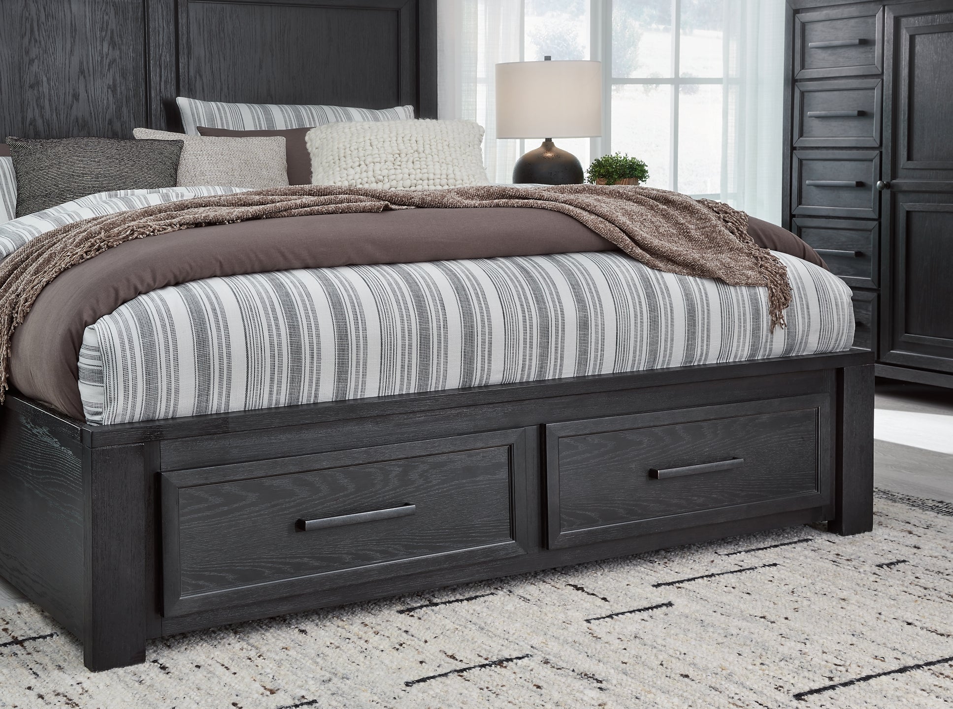 Foyland California King Panel Storage Bed with Mirrored Dresser and Chest at Towne & Country Furniture (AL) furniture, home furniture, home decor, sofa, bedding