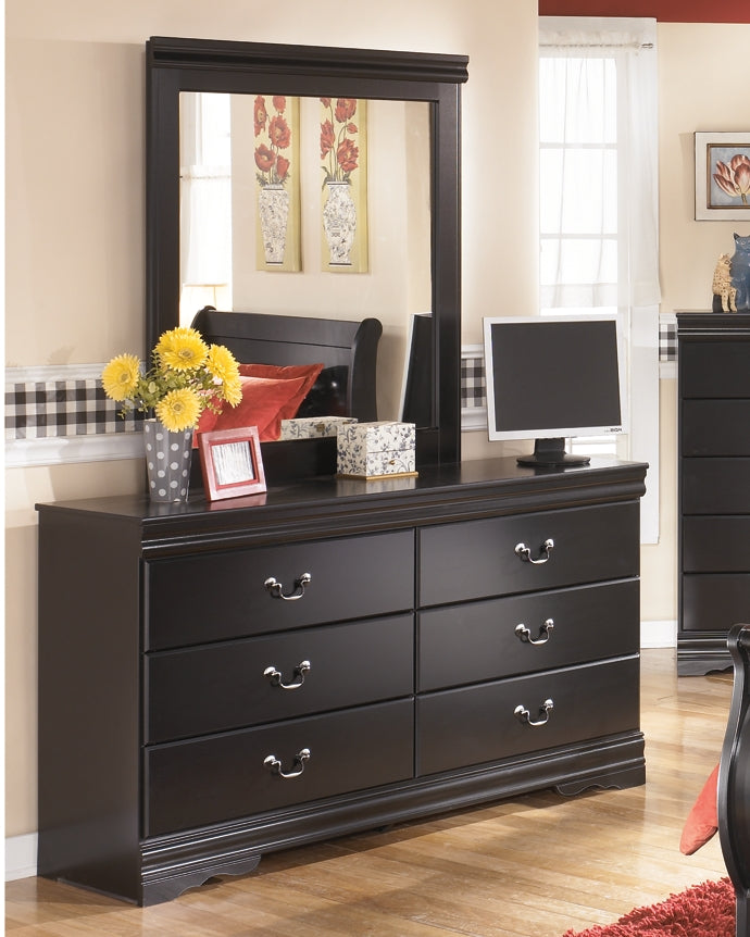 Huey Vineyard Dresser and Mirror at Towne & Country Furniture (AL) furniture, home furniture, home decor, sofa, bedding