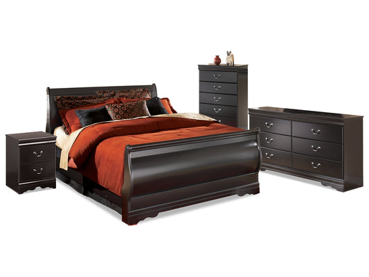 Huey Vineyard Queen Sleigh Bed with Mirrored Dresser and Nightstand at Towne & Country Furniture (AL) furniture, home furniture, home decor, sofa, bedding