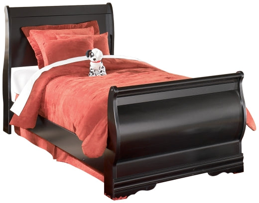 Huey Vineyard Twin Sleigh Bed with Mirrored Dresser, Chest and 2 Nightstands at Towne & Country Furniture (AL) furniture, home furniture, home decor, sofa, bedding