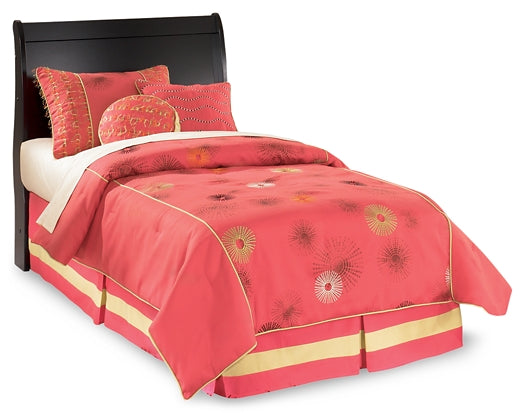 Huey Vineyard Twin Sleigh Headboard with Mirrored Dresser at Towne & Country Furniture (AL) furniture, home furniture, home decor, sofa, bedding