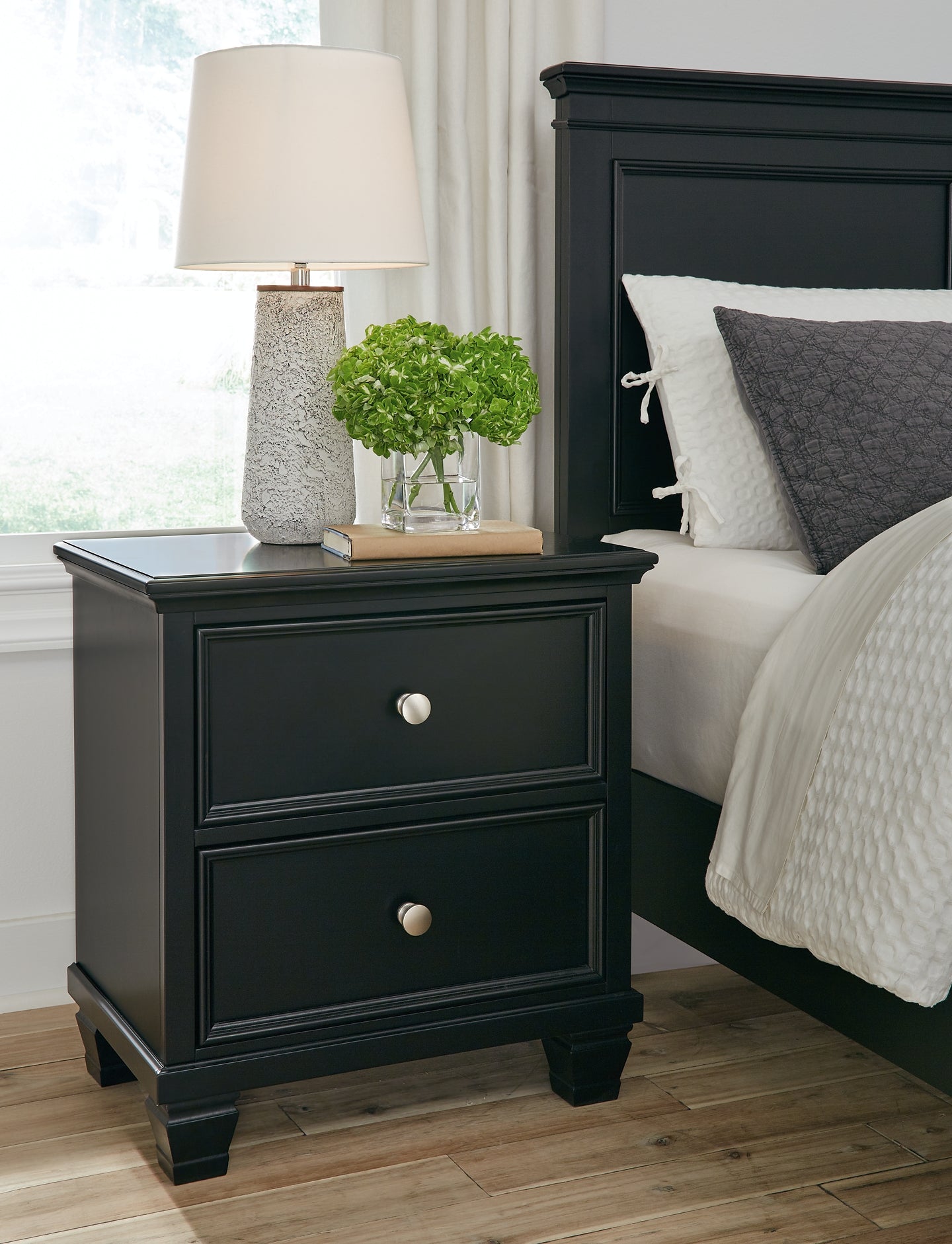 Lanolee King Panel Bed with Mirrored Dresser, Chest and 2 Nightstands at Towne & Country Furniture (AL) furniture, home furniture, home decor, sofa, bedding
