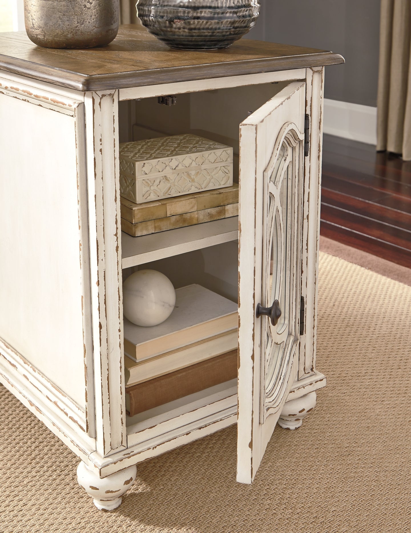 Realyn Coffee Table with 1 End Table at Towne & Country Furniture (AL) furniture, home furniture, home decor, sofa, bedding