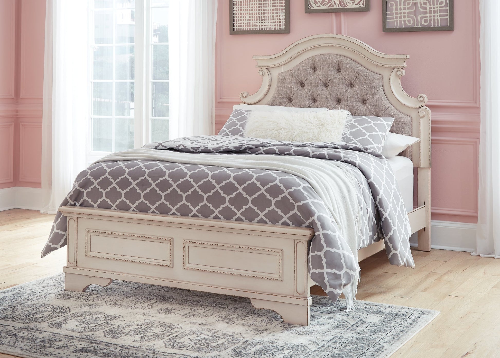 Realyn Full Panel Bed with Mirrored Dresser at Towne & Country Furniture (AL) furniture, home furniture, home decor, sofa, bedding