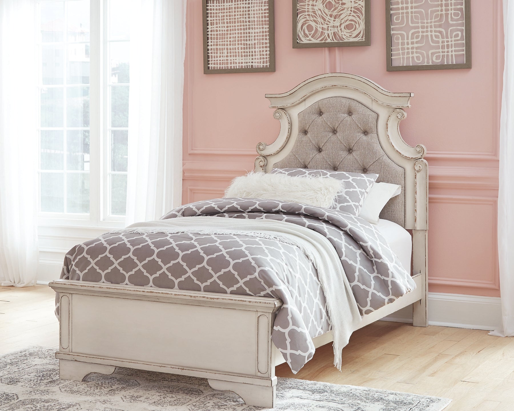 Realyn Twin Panel Bed with Mirrored Dresser at Towne & Country Furniture (AL) furniture, home furniture, home decor, sofa, bedding