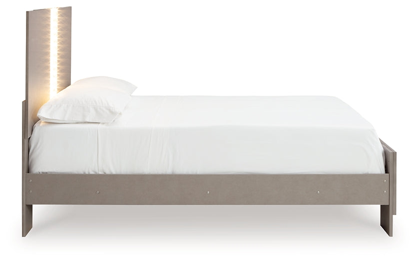 Surancha Full Panel Bed with Mirrored Dresser at Towne & Country Furniture (AL) furniture, home furniture, home decor, sofa, bedding