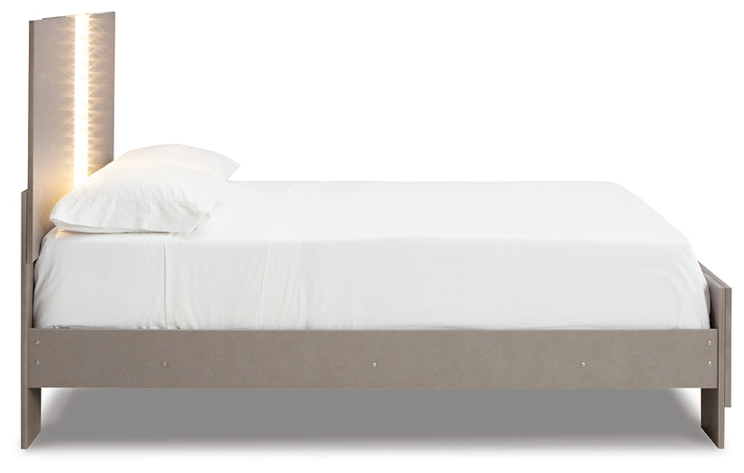 Surancha Queen Panel Bed with Mirrored Dresser and Chest at Towne & Country Furniture (AL) furniture, home furniture, home decor, sofa, bedding