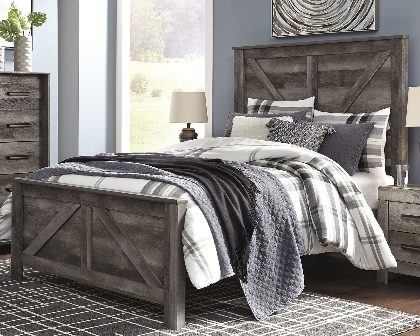 Wynnlow Queen Crossbuck Panel Bed with Mirrored Dresser and 2 Nightstands at Towne & Country Furniture (AL) furniture, home furniture, home decor, sofa, bedding