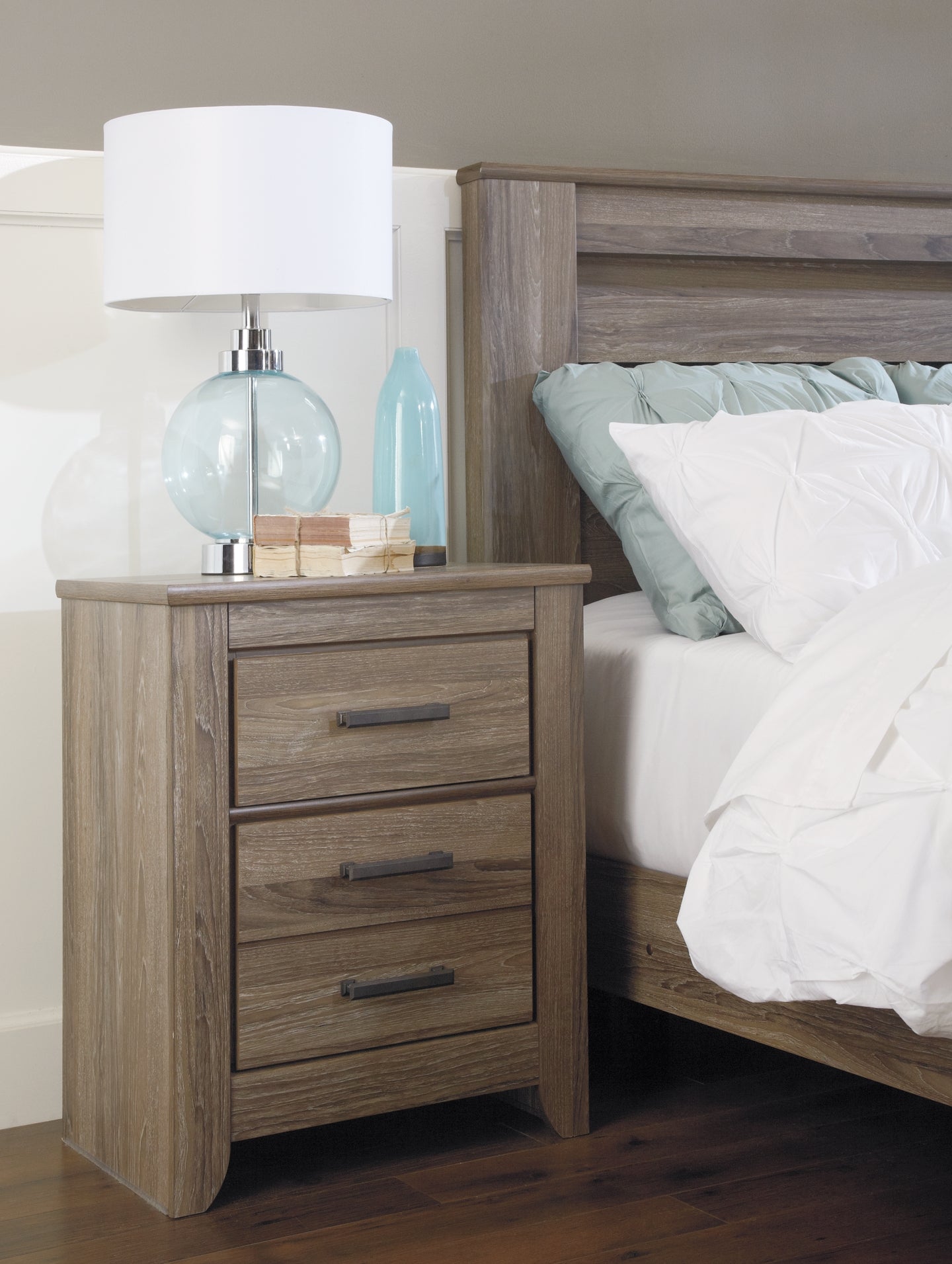 Zelen Full Panel Headboard with Mirrored Dresser and 2 Nightstands at Towne & Country Furniture (AL) furniture, home furniture, home decor, sofa, bedding