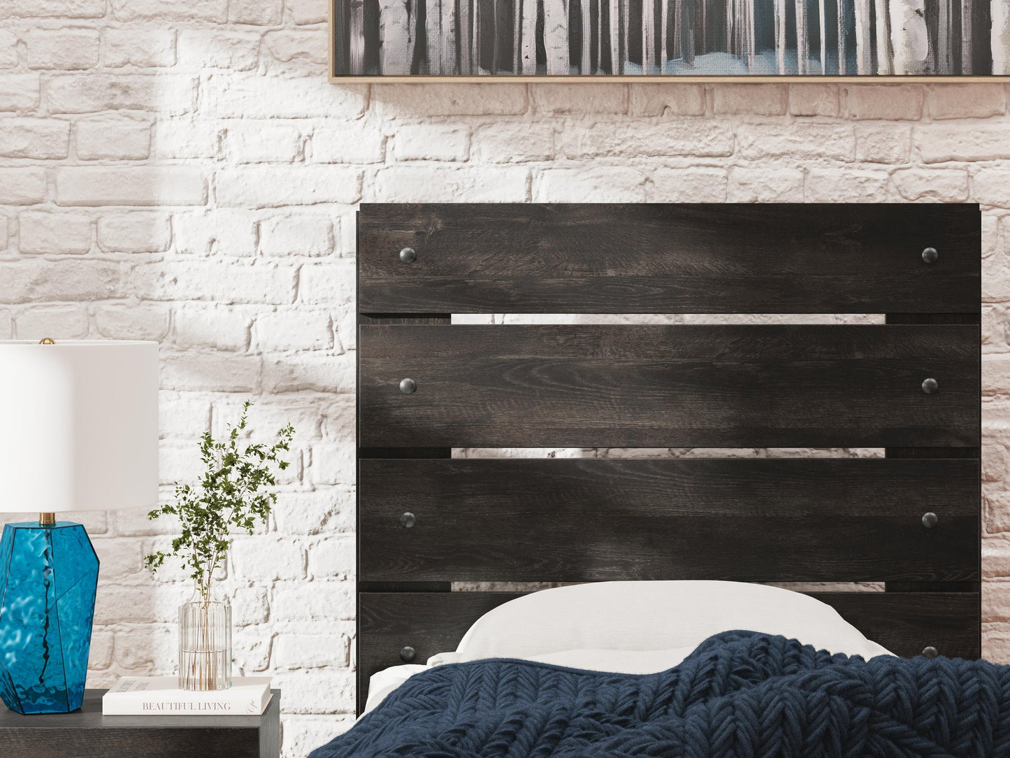 Hollivern Full Panel Bed, Dresser, Mirror and Nightstand